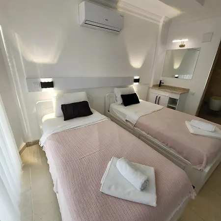 Sea View 5 En-suit Villa, Pool Heatable, Free Wifi Villahappy In Kalkan Appartement *